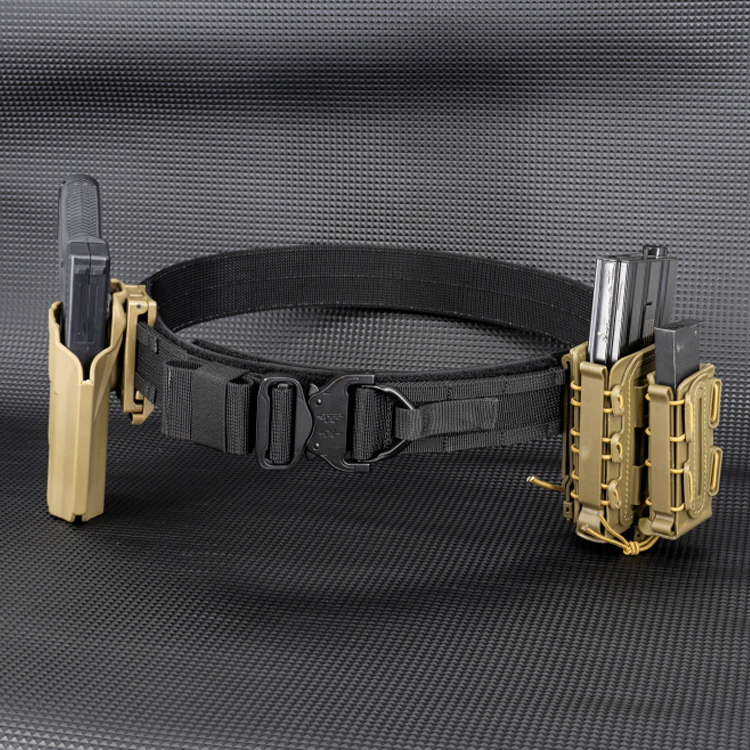 Battle Belt with Magazine Pouch