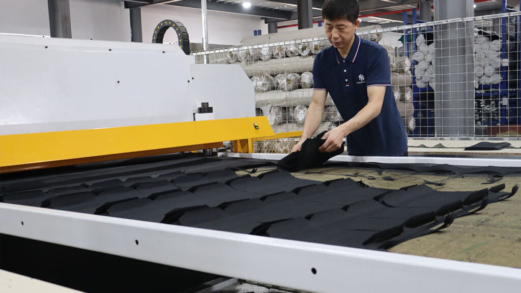 Professional 500D and 1000D Nylon fabric stock for flexible MOQ orders.