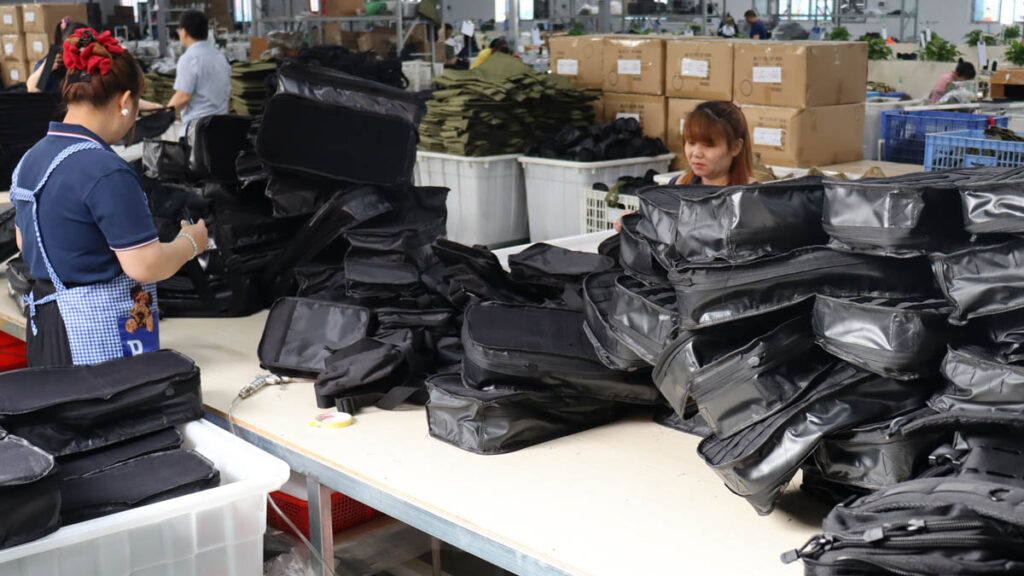 tactical backpack sample adjustment and structure testing process in factory